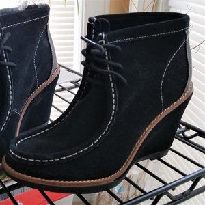 Beautiful BOOTIE - Brand New - Hush Puppies